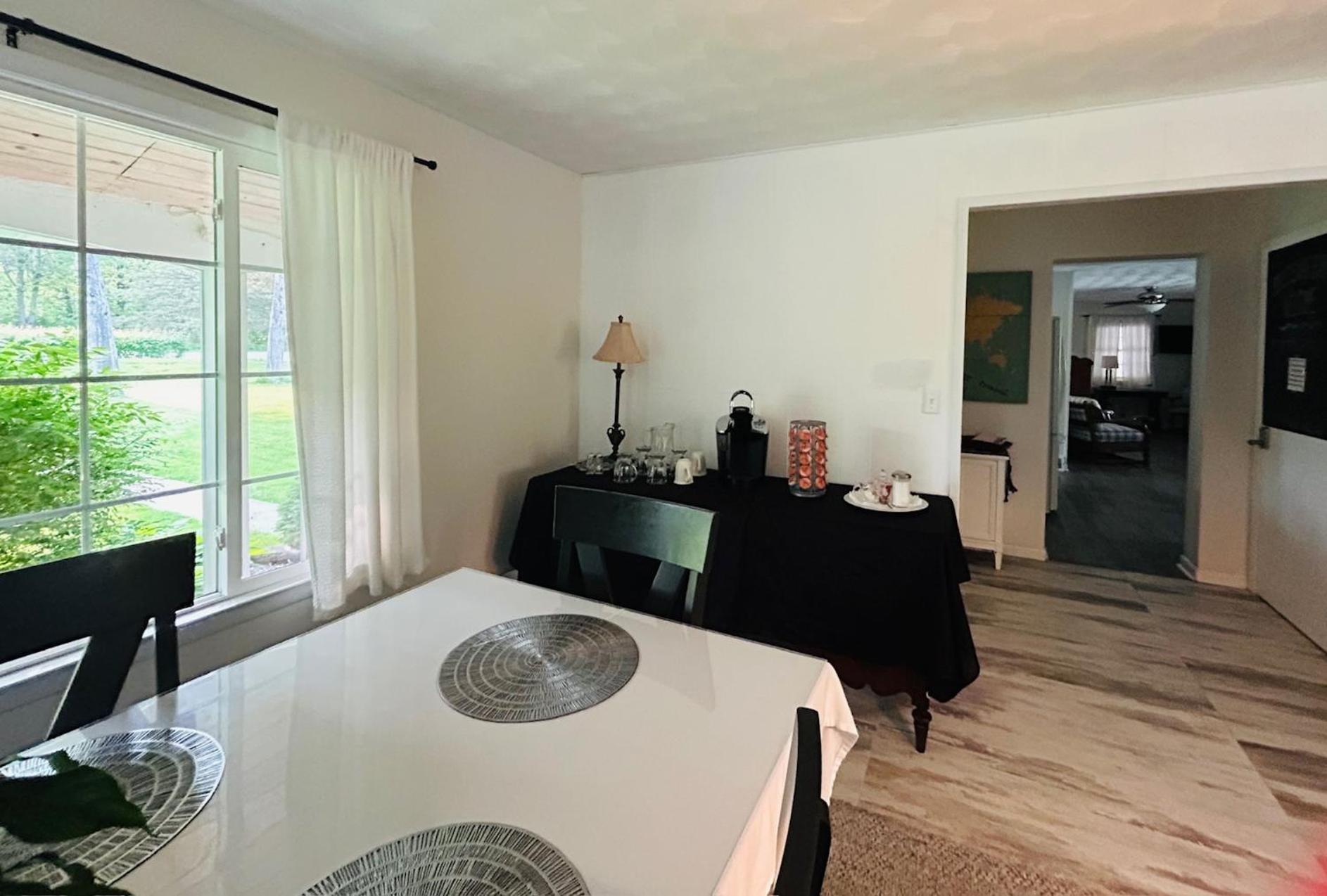 Ferienhaus Breezeway Bay - Waterfront Full House