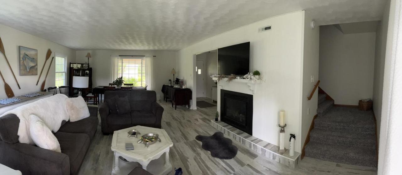 Casa de Férias Breezeway Bay - Waterfront Full House *